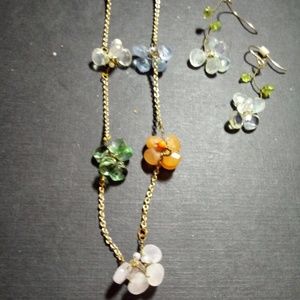 GLASS  FLORAL NECKLACE AND DANGLE EARRINGS